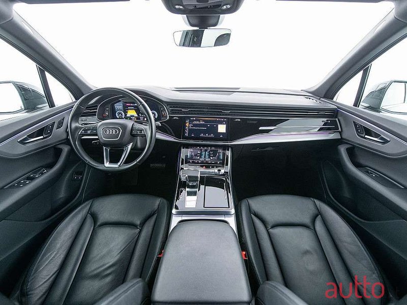 2021' Audi Q7 photo #4