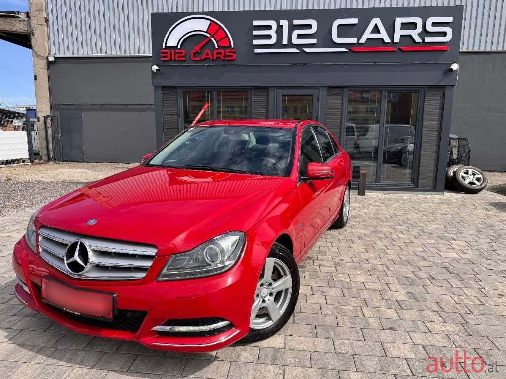 2011' Mercedes-Benz C-Klasse photo #1