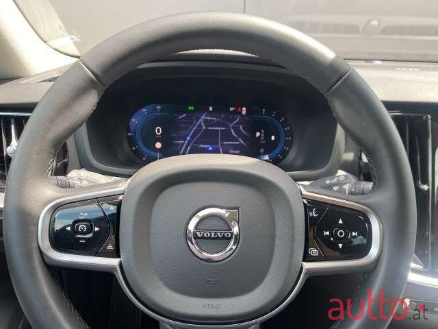 2024' Volvo V60 photo #6