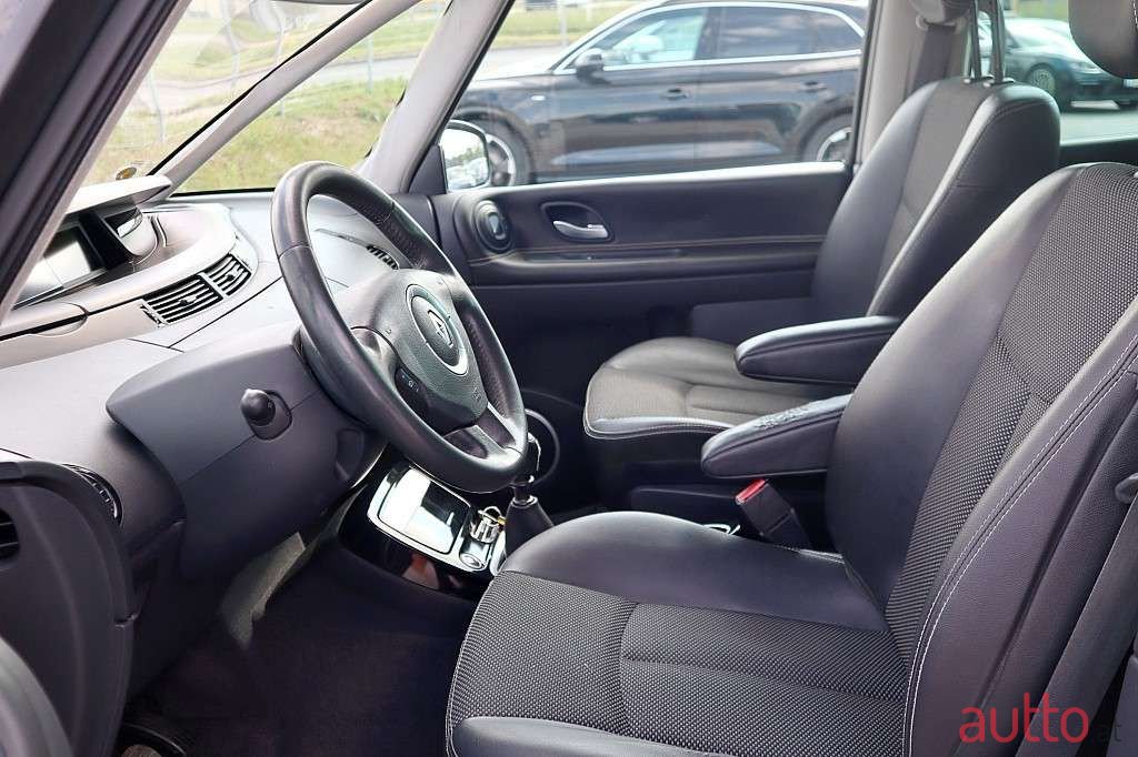 2011' Renault Espace photo #5