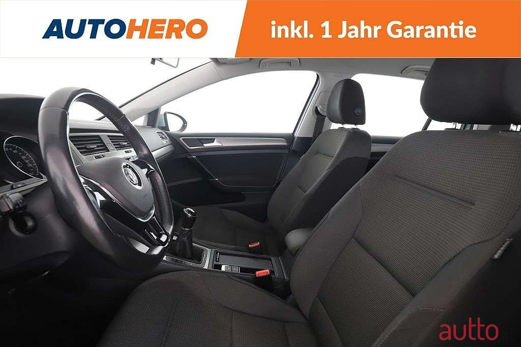 2015' Volkswagen Golf photo #2