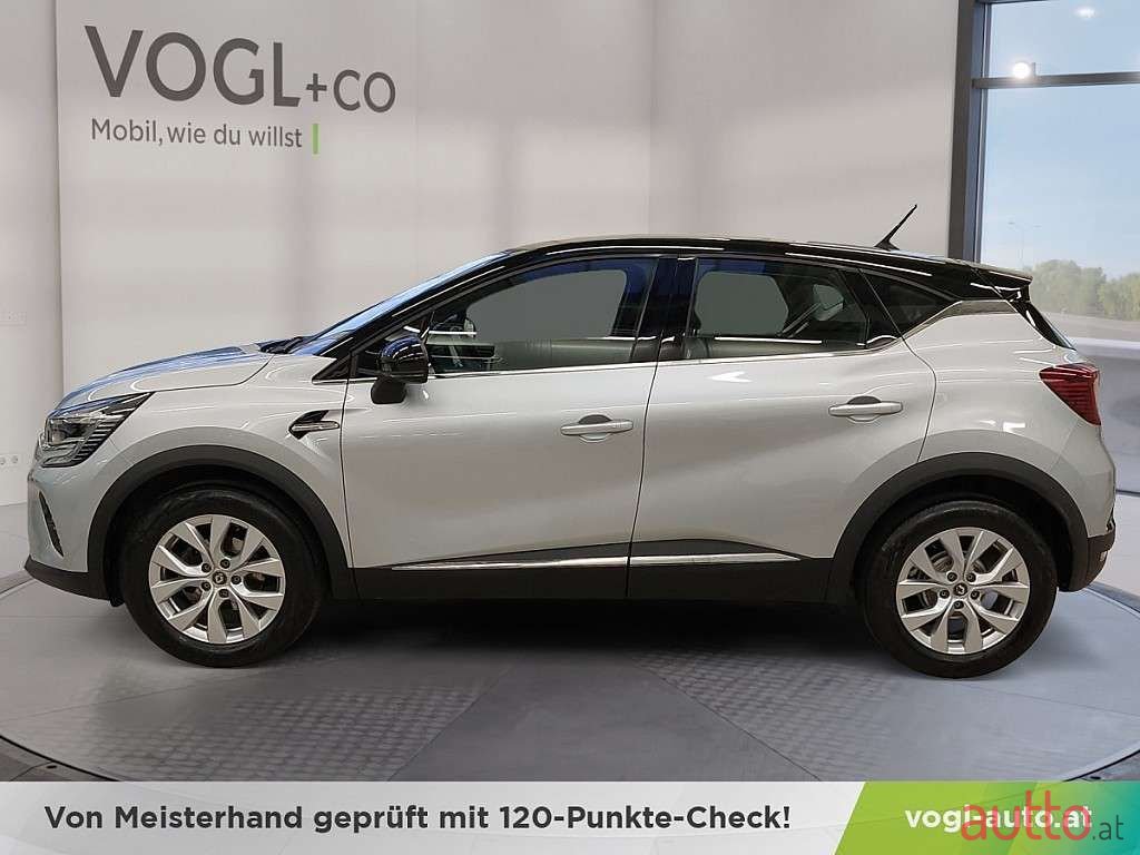 2020' Renault Captur photo #2