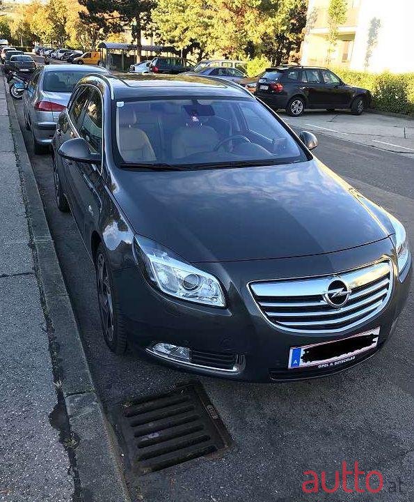 2012' Opel Insignia photo #1