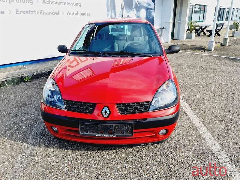 2003' Renault Clio photo #2