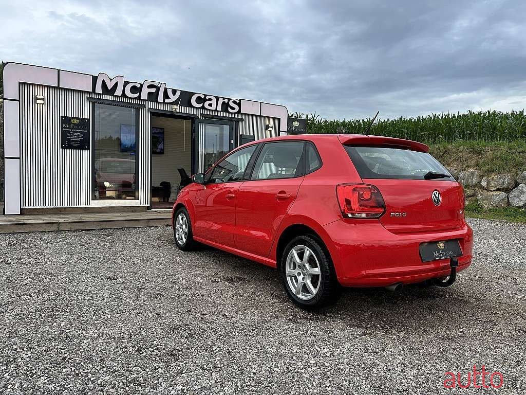 2011' Volkswagen Polo photo #6