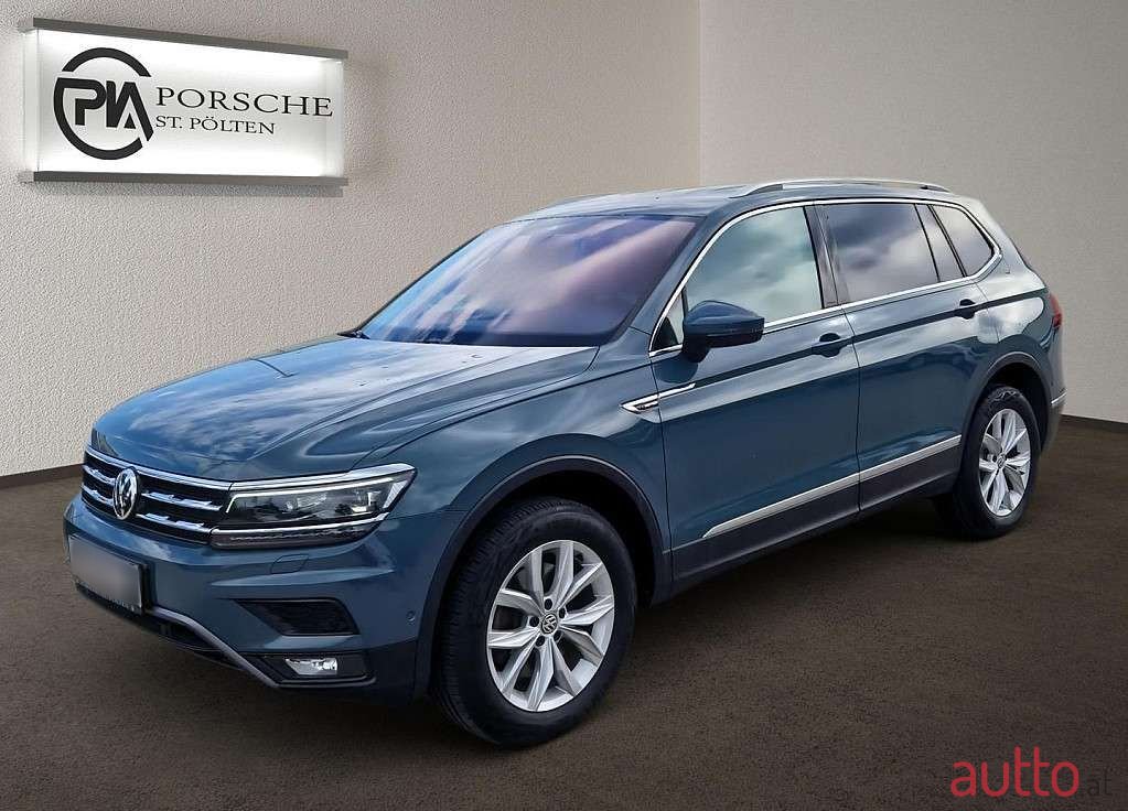 2021' Volkswagen Tiguan photo #2