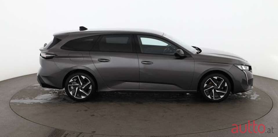 2022' Peugeot 308 photo #3