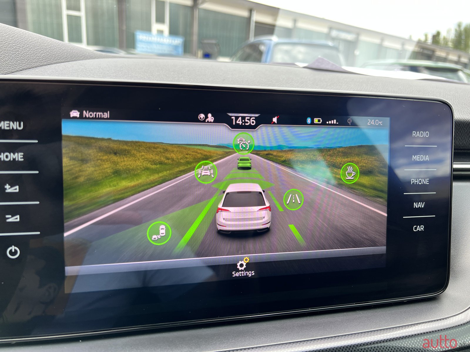 2020' Skoda Scala photo #6