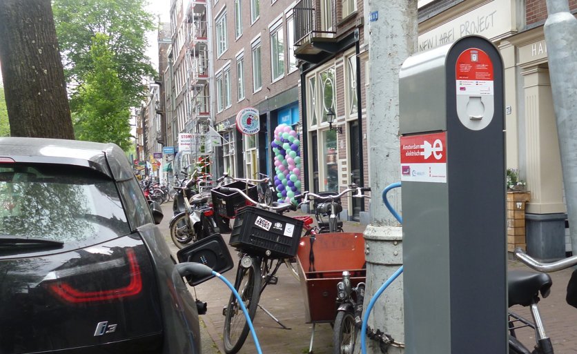 Amsterdam wants to ban gas and diesel cars from 2030