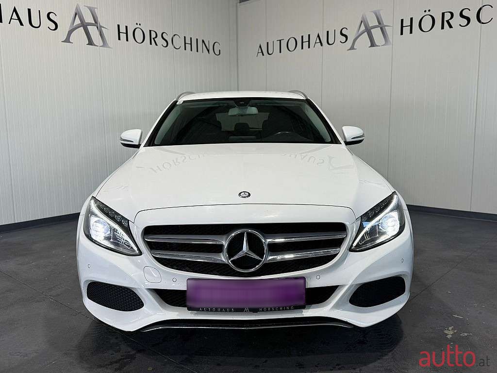 2015' Mercedes-Benz C-Klasse photo #2