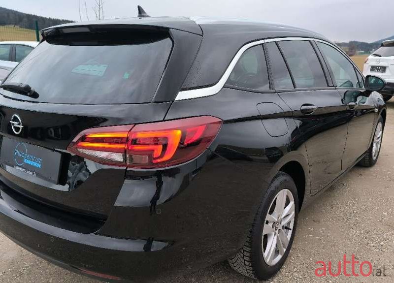 2019' Opel Astra photo #6