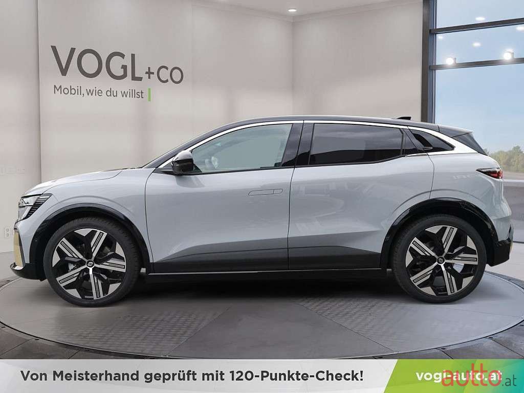 2022' Renault Megane photo #2