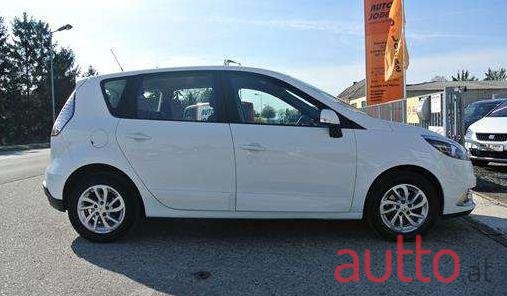 2012' Renault Scenic photo #3