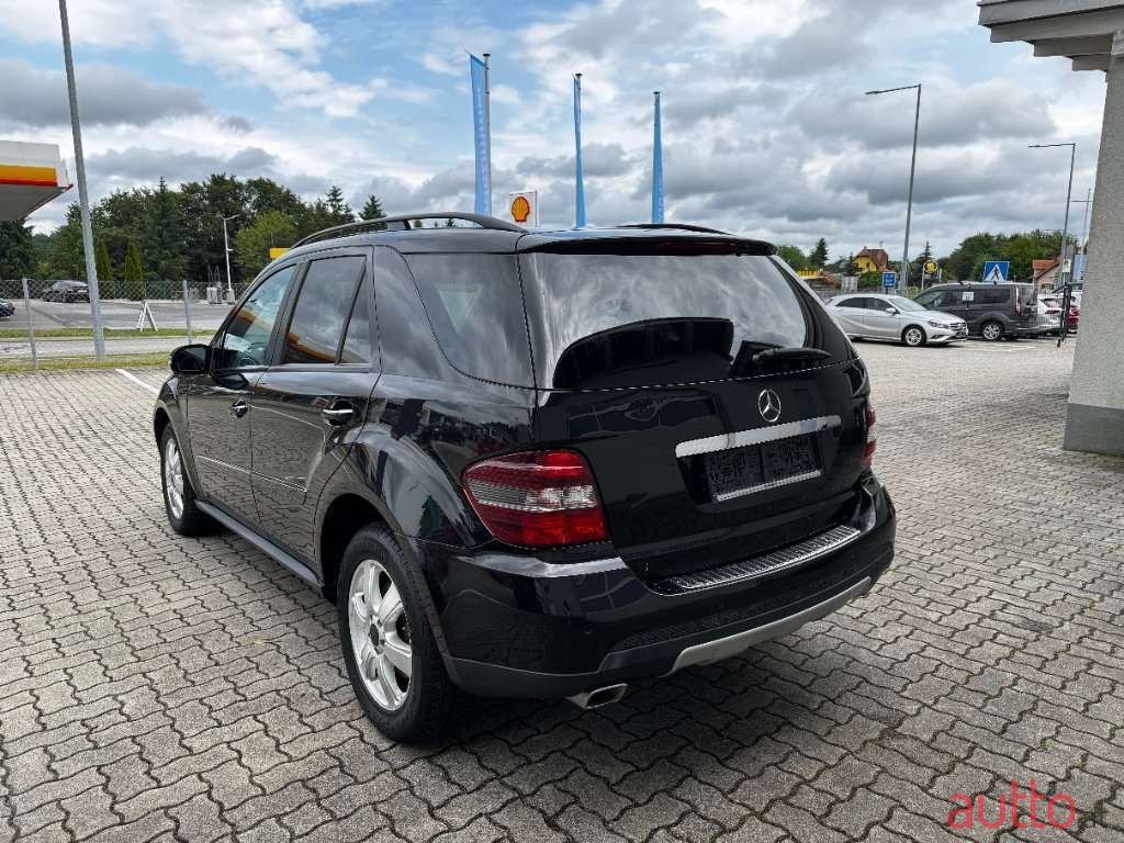 2008' Mercedes-Benz M-Klasse photo #5