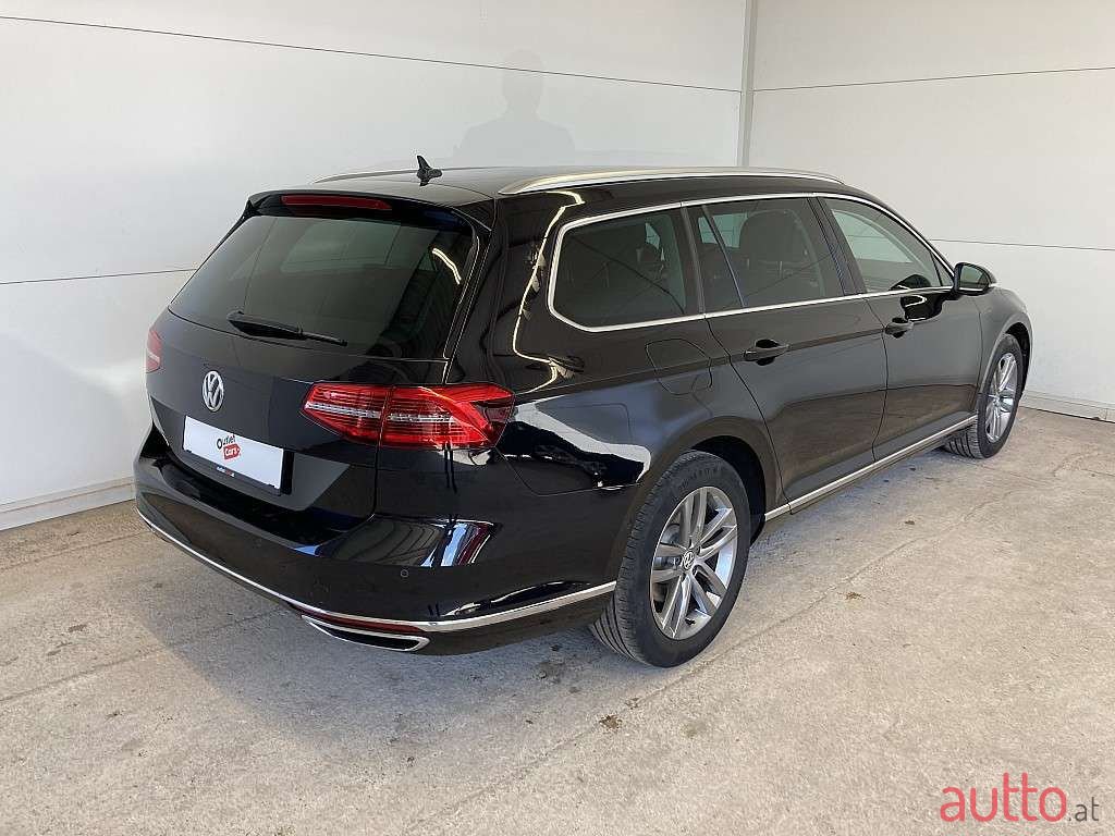 2017' Volkswagen Passat photo #4