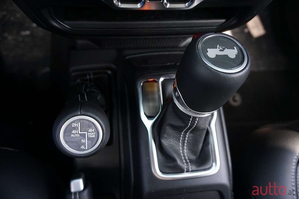 2023' Jeep Wrangler photo #5