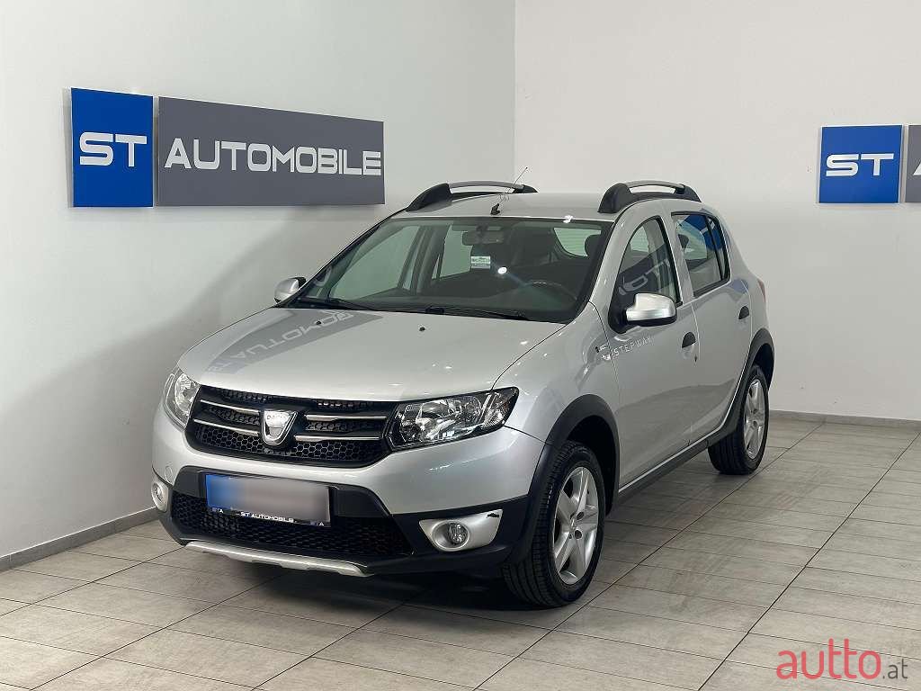 2013' Dacia Sandero photo #4