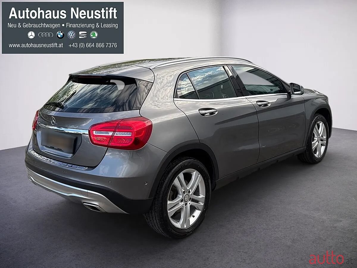 2015' Mercedes-Benz Gla-Klasse photo #3