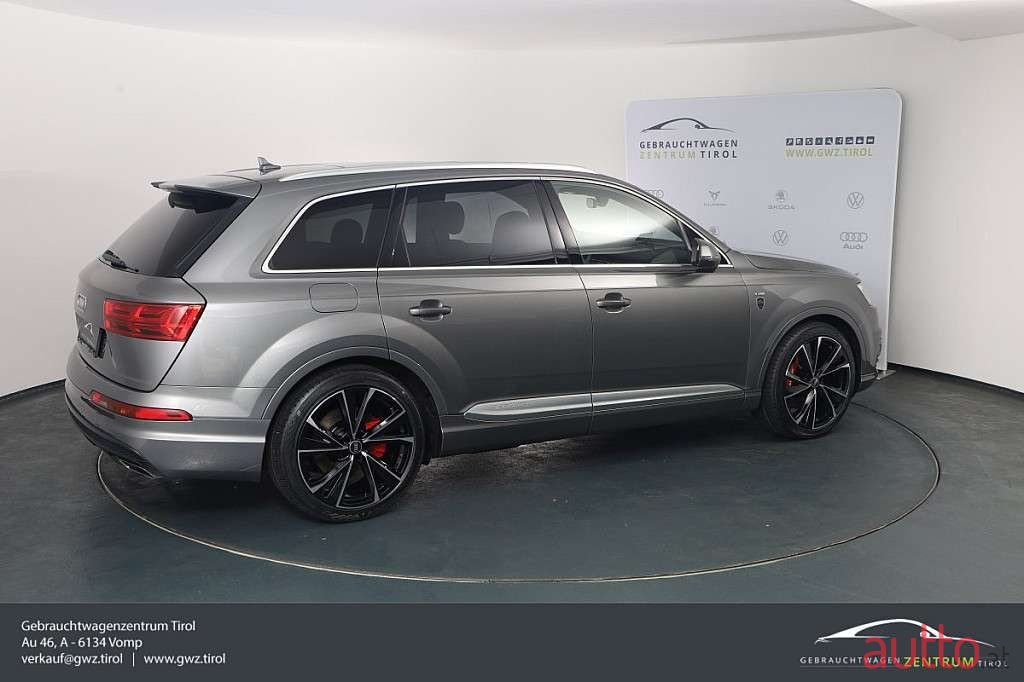 2015' Audi Q7 photo #6