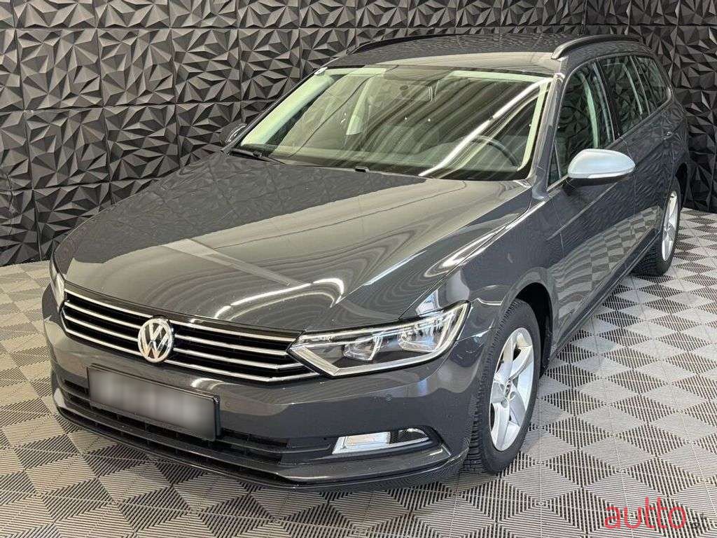 2018' Volkswagen Passat photo #3