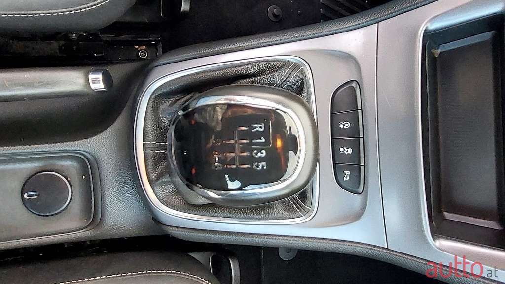 2022' Opel Astra photo #5