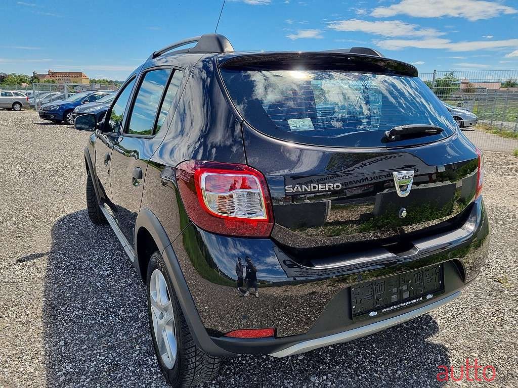 2016' Dacia Sandero photo #4