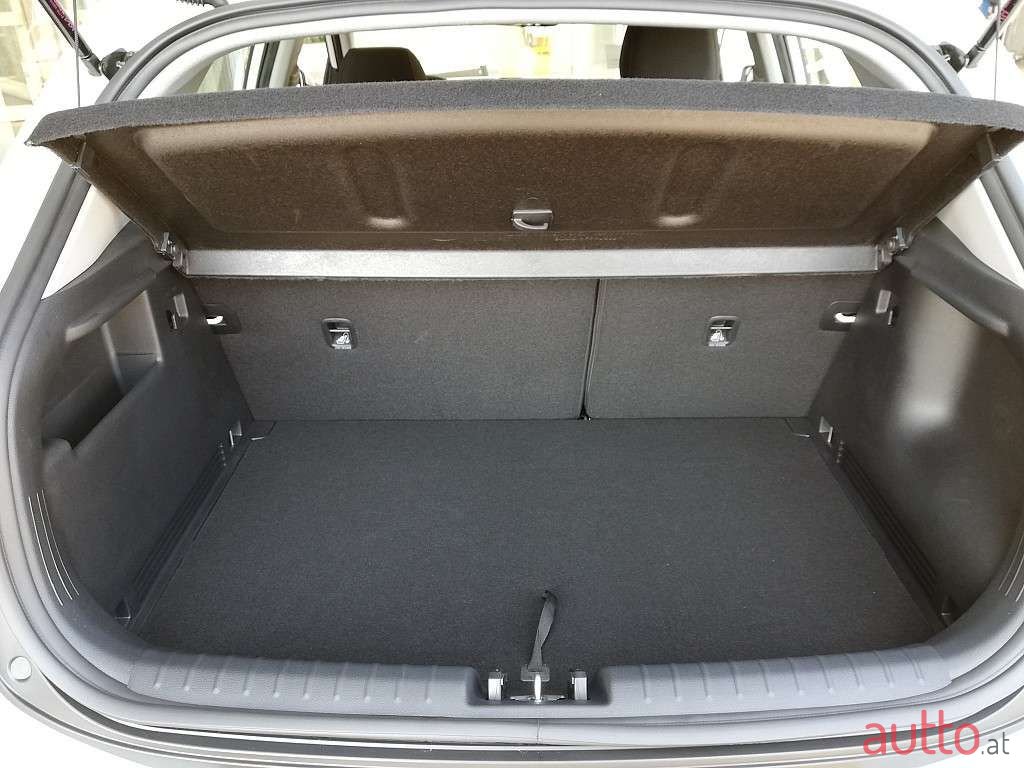 2022' Kia Stonic photo #5