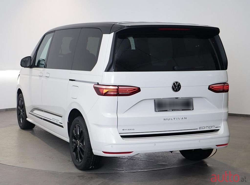 2023' Volkswagen Multivan photo #4