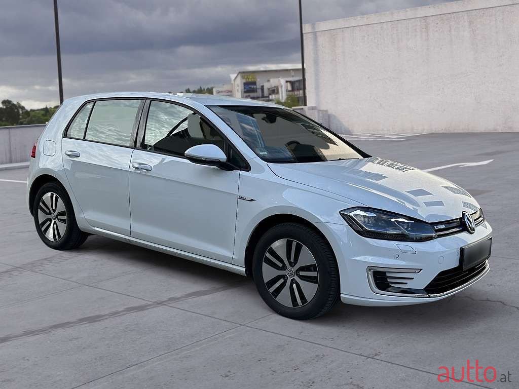 2019' Volkswagen Golf photo #6