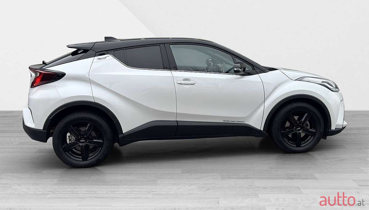 2022' Toyota C-HR photo #6