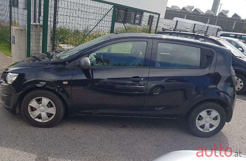 2011' Chevrolet Aveo photo #1