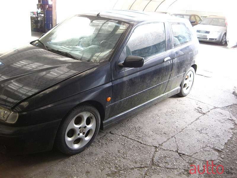 2000' Alfa Romeo 145 photo #2
