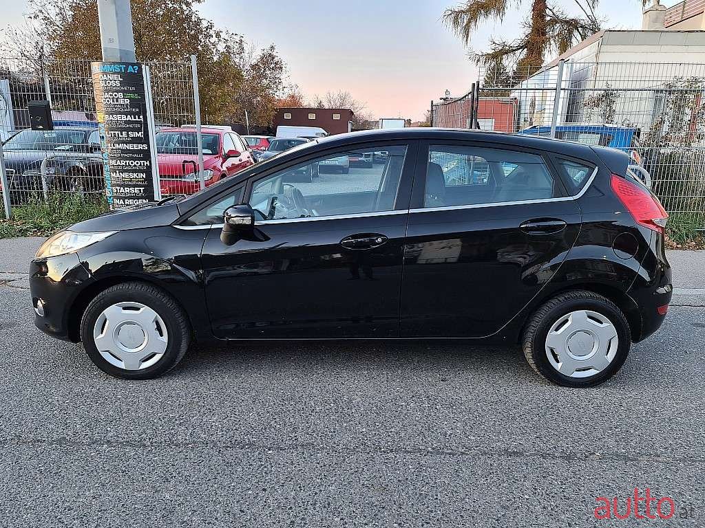 2009' Ford Fiesta photo #2