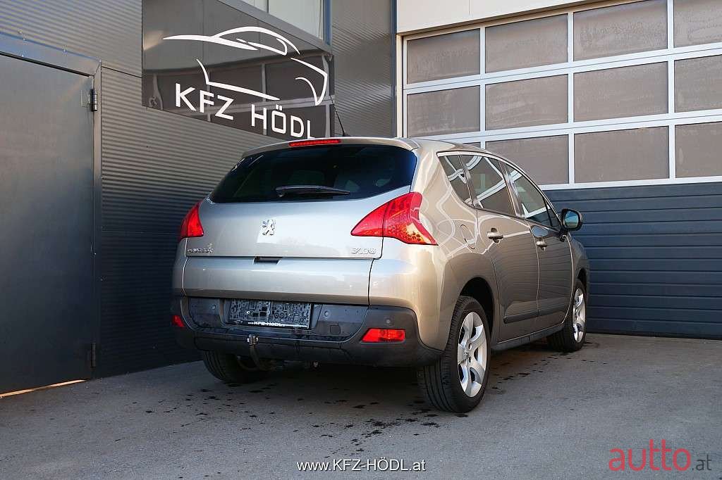 2011' Peugeot 3008 photo #1