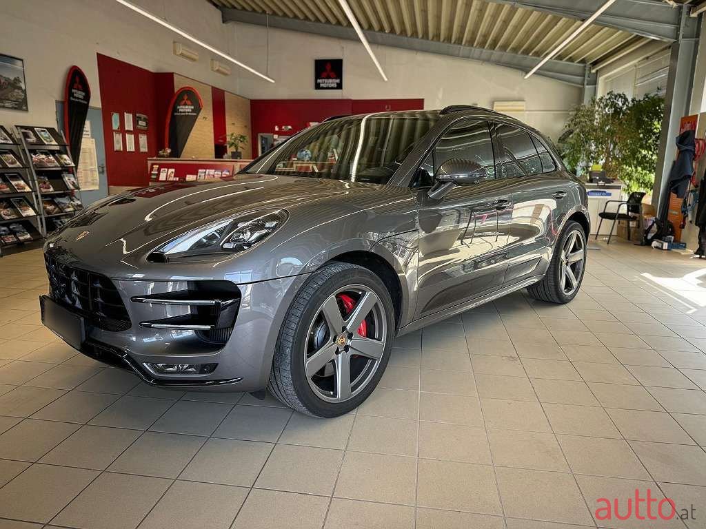 2017' Porsche Macan photo #1
