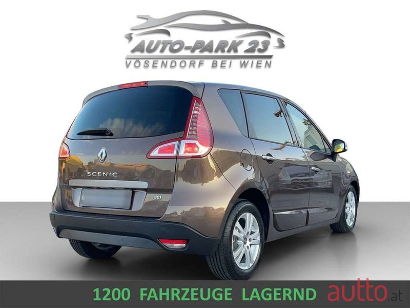2010' Renault Scenic photo #2