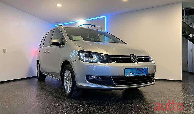 2015' Volkswagen Sharan photo #1