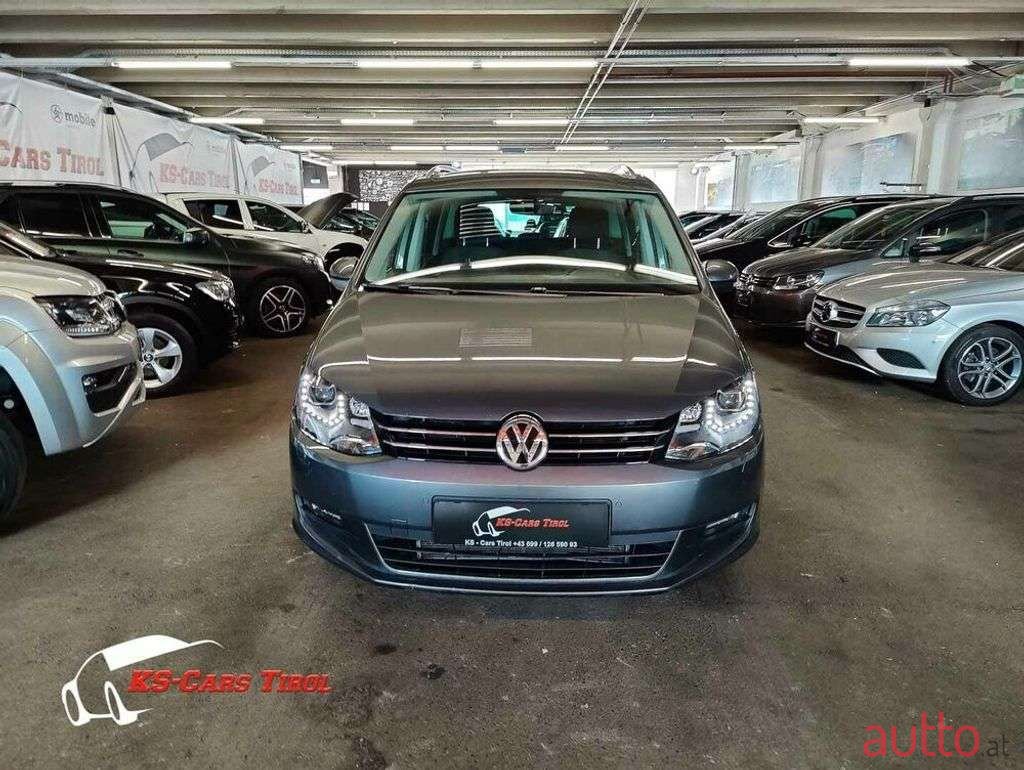 2017' Volkswagen Sharan photo #4