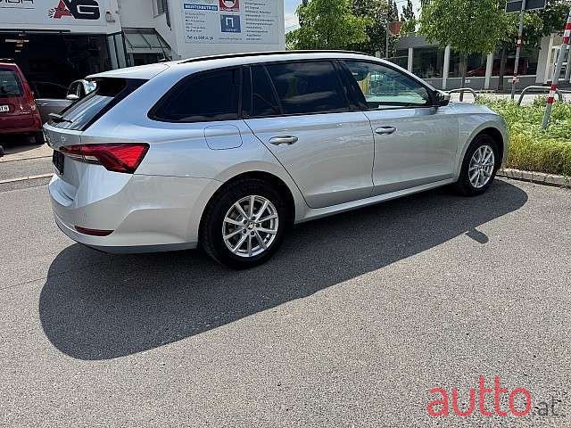 2021' Skoda Octavia photo #2