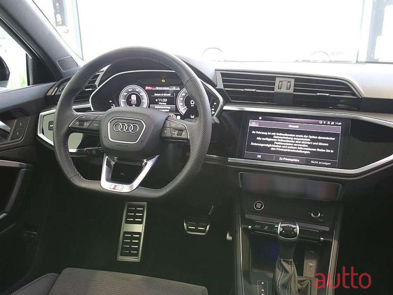 2023' Audi Q3 photo #6