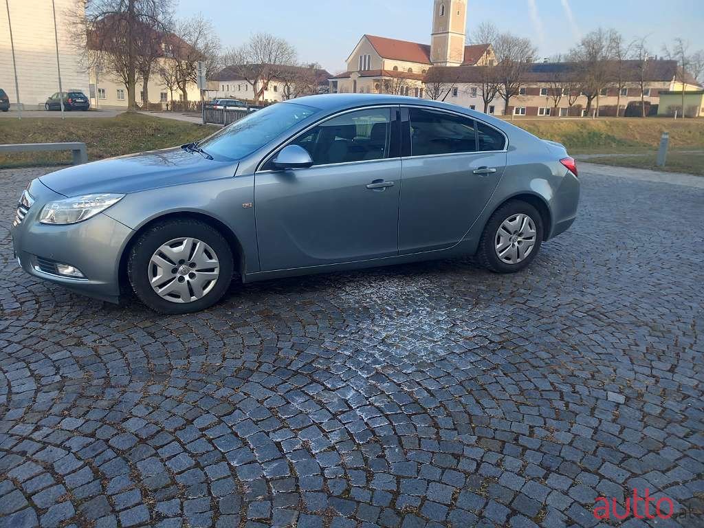 2010' Opel Insignia photo #4