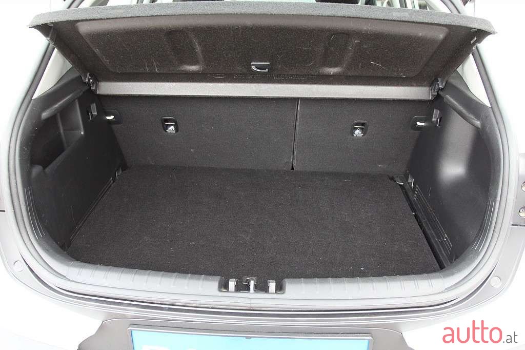 2018' Kia Stonic photo #3