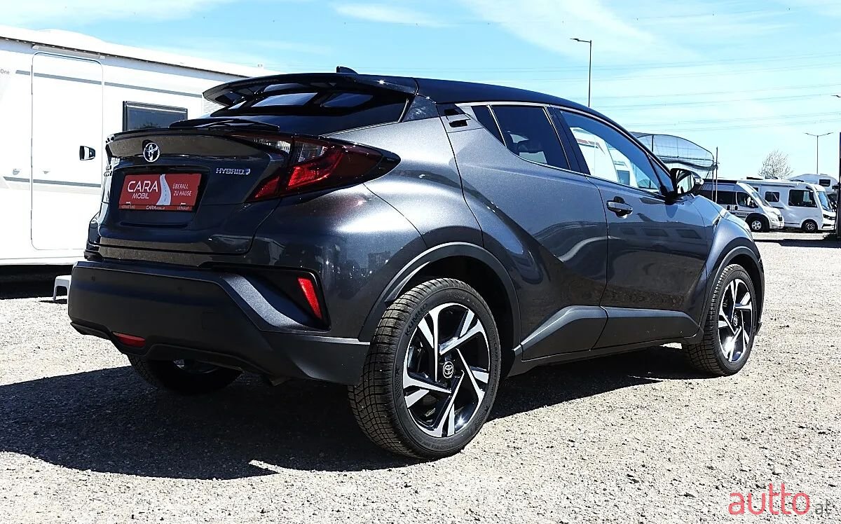 2023' Toyota C-HR photo #3