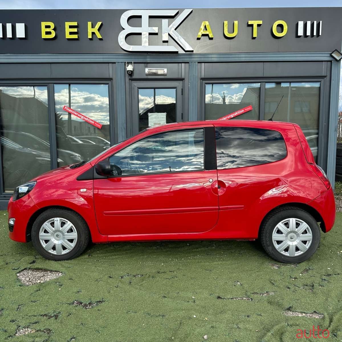 2012' Renault Twingo photo #2