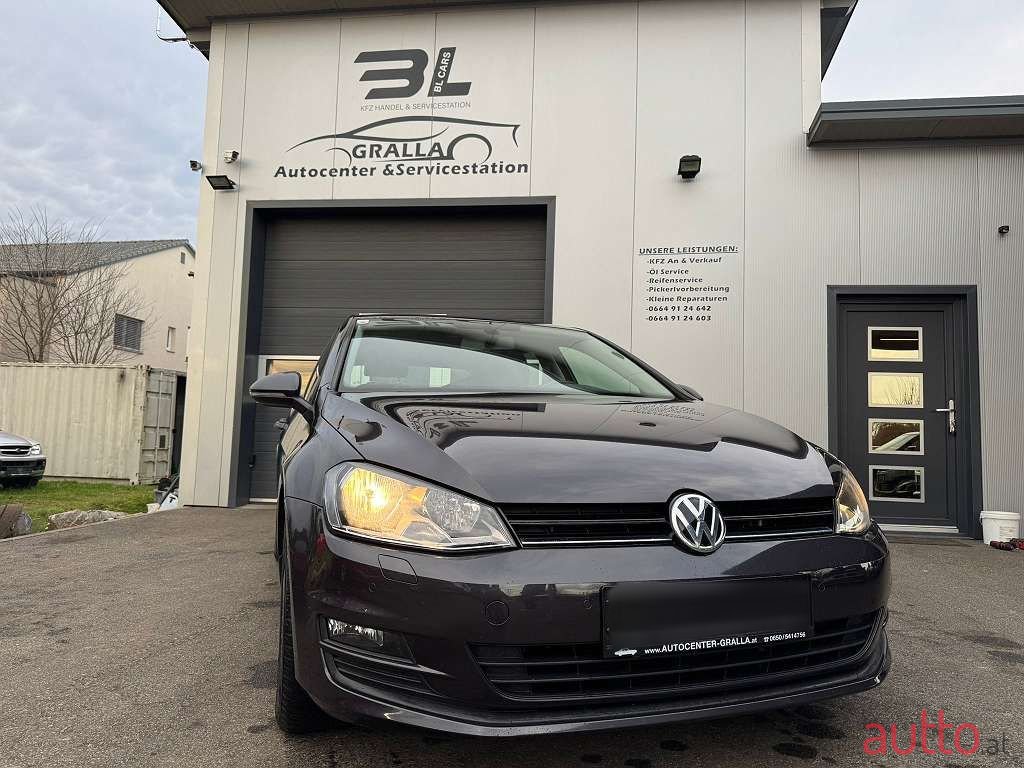 2015' Volkswagen Golf photo #1