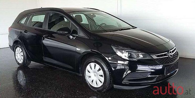 2018' Opel Astra photo #1