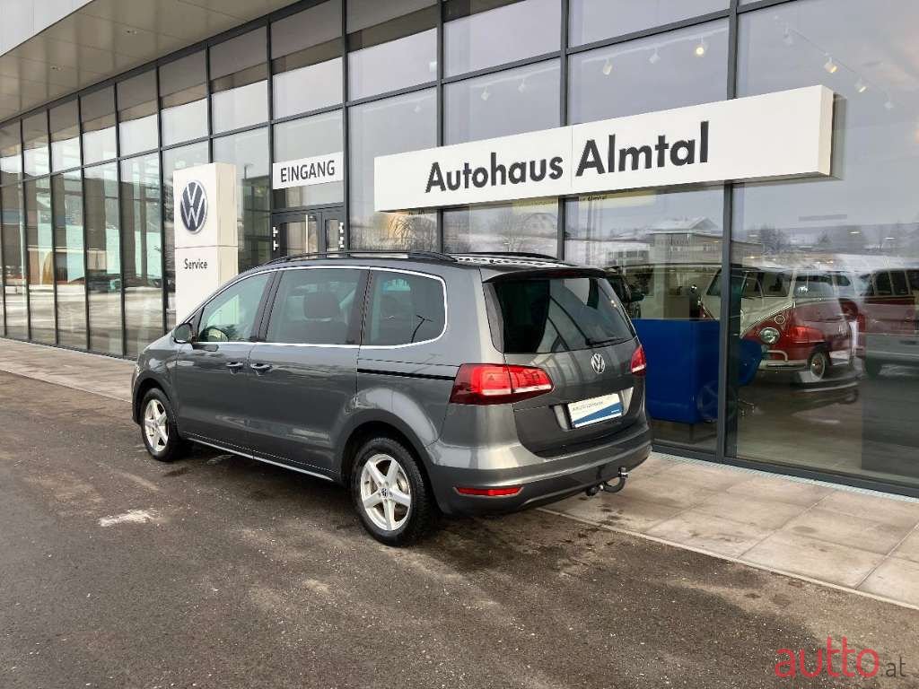 2019' Volkswagen Sharan photo #3