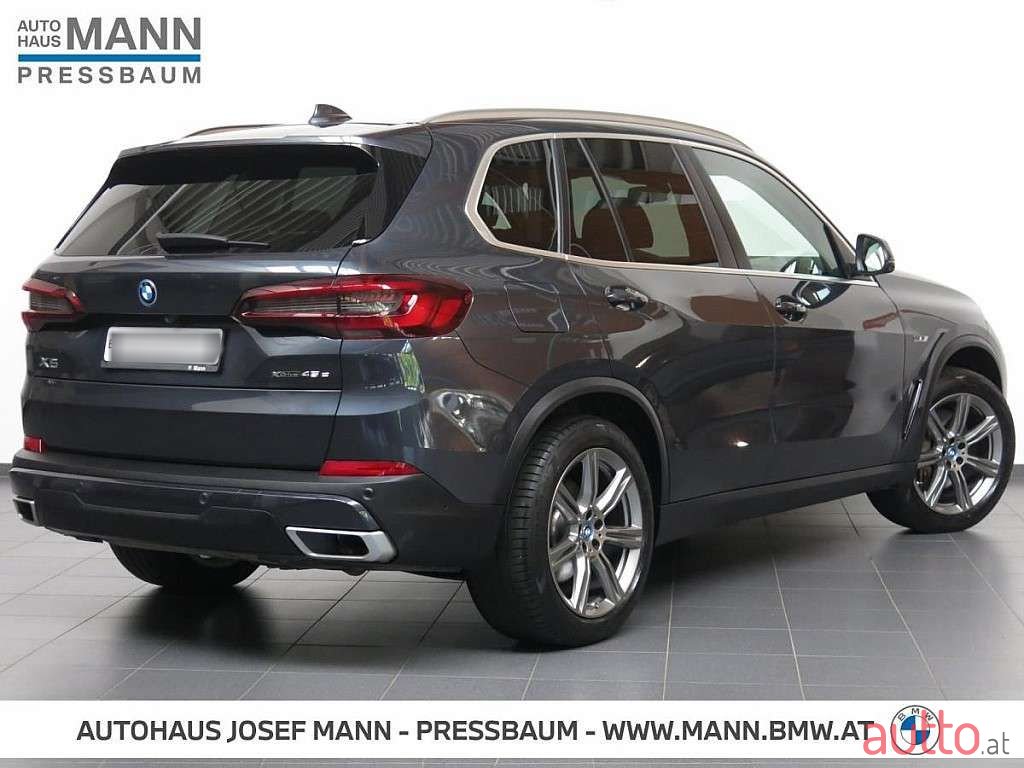 2022' BMW X5 photo #2