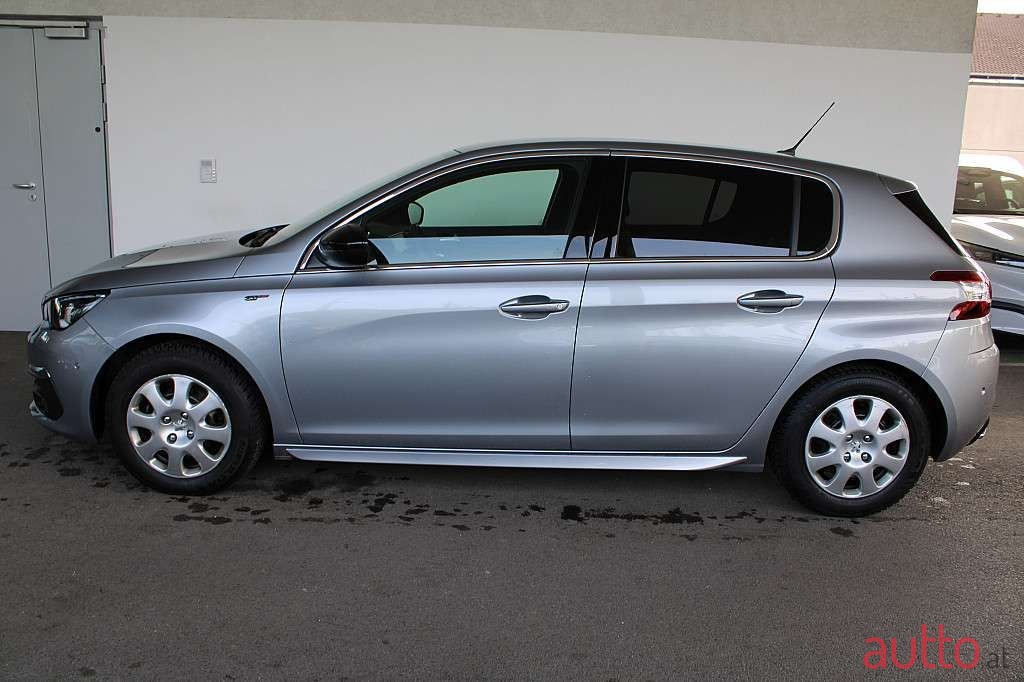 2020' Peugeot 308 photo #3