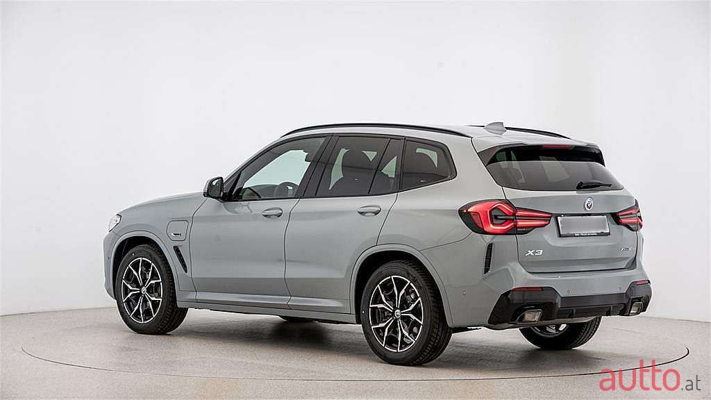2022' BMW X3 photo #2